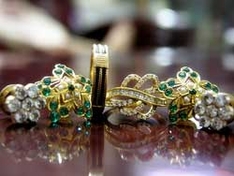 Изделия из золота и драгоценных камней на ювелирной выставке в Виченце